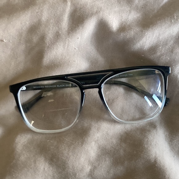 Modern reunion - Picture 2 of 15